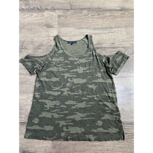 EUC Womens Sanctuary Shoulder Cutout Short Sleeve Camo T-shirt Size S